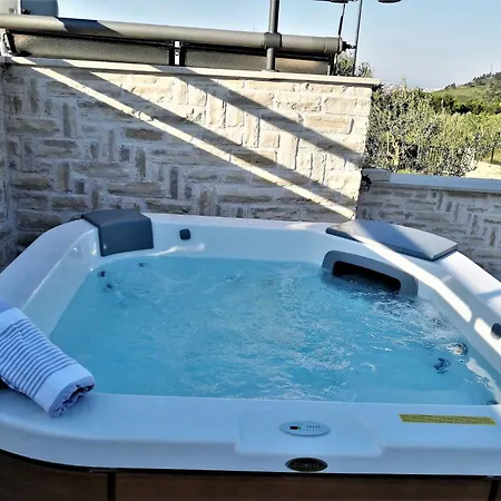 Manda Korina - Three-bedroom With Private Pool *