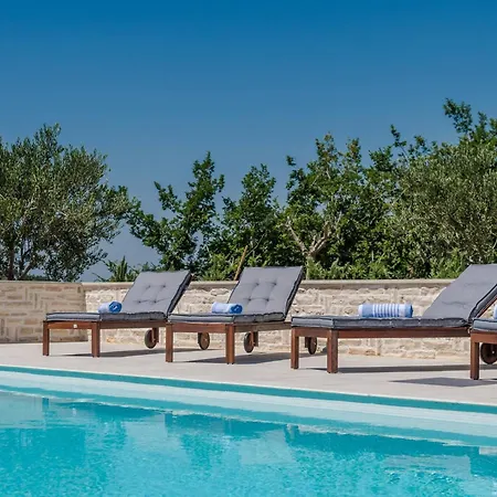 Manda Korina - Three-bedroom With Private Pool Villa *
