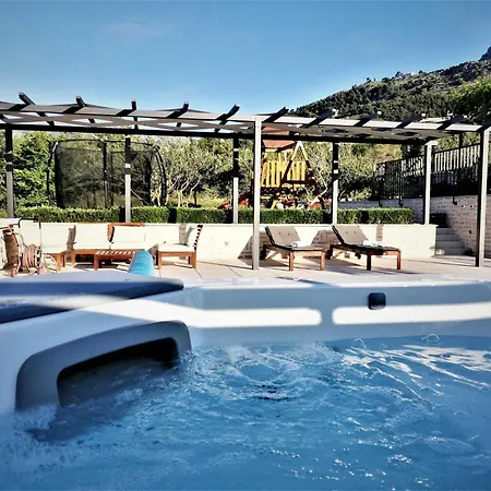 Villa Manda Korina - Three-bedroom With Private Pool
