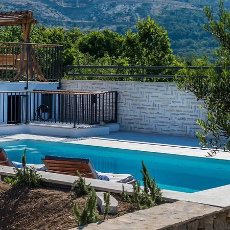 Manda Korina - Three-bedroom With Private Pool Klis