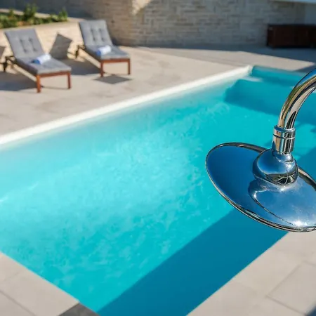 Manda Korina - Three-bedroom With Private Pool *