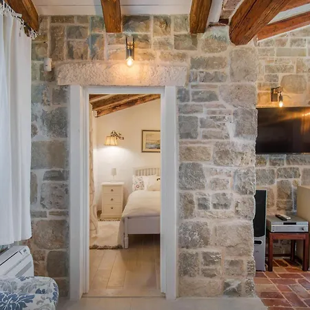 Manda Korina - Three-bedroom With Private Pool * Klis