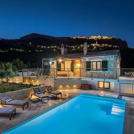 Villa Manda Korina - Three-bedroom With Private Pool