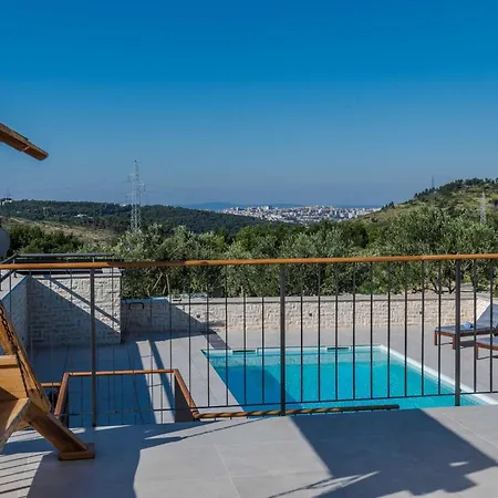 Manda Korina - Three-bedroom With Private Pool *