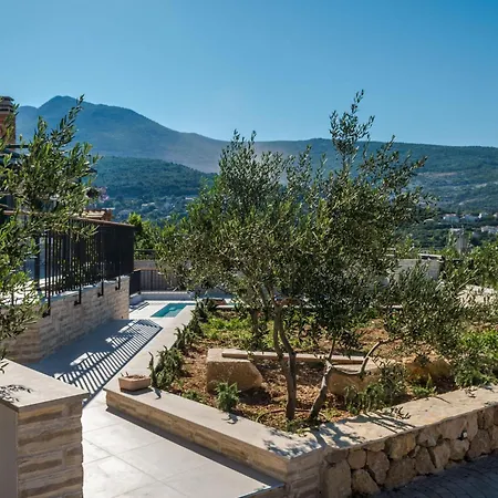 Manda Korina - Three-bedroom With Private Pool * Klis