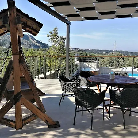 Manda Korina - Three-bedroom With Private Pool Villa