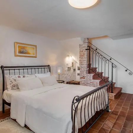 Manda Korina - Three-bedroom With Private Pool Klis