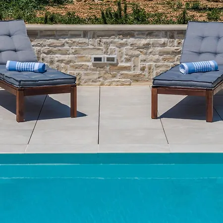 Manda Korina - Three-bedroom With Private Pool Villa